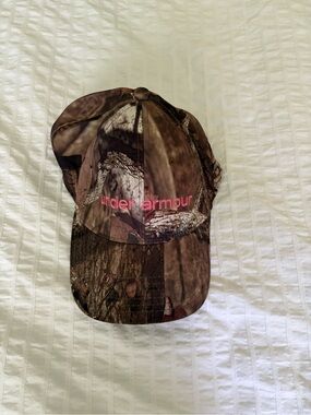 Under Armour Women's Brown Camo Hat with Black Trim